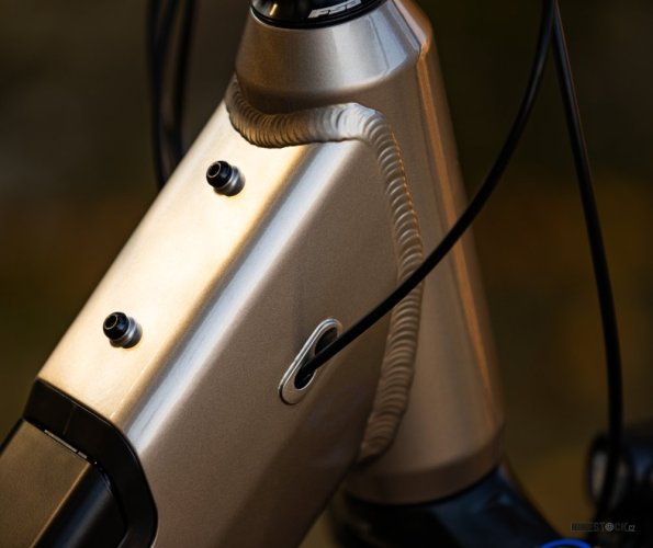 elektrokolo Rock Machine Crossride e450 FS Touring Sand Grey/Black