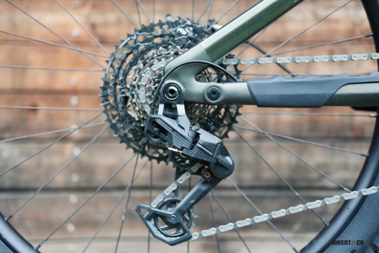 STEPPENWOLF Tundra 9.0 DJI moss green gloss/matt