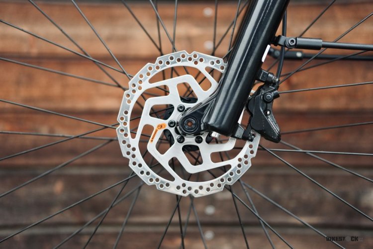 APACHE Rio Grande 3 MX 720 Wh červená