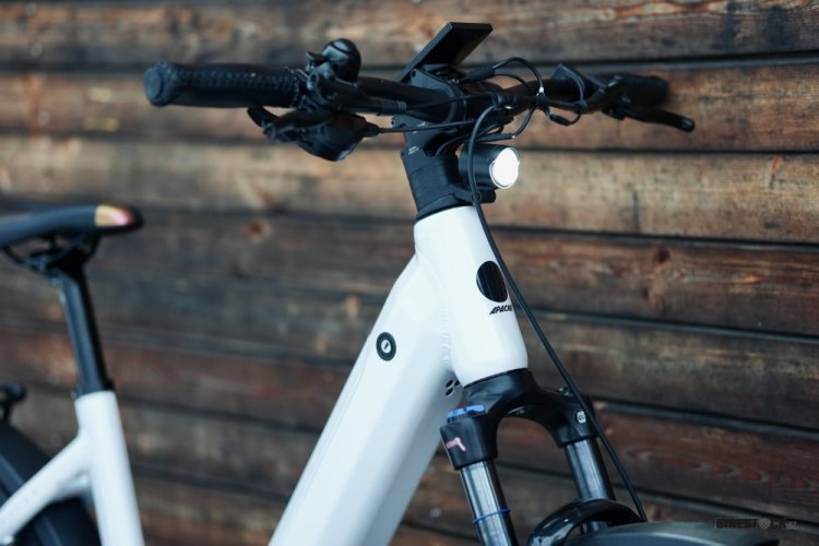 APACHE Rio Grande 3 MX 720 Wh červená