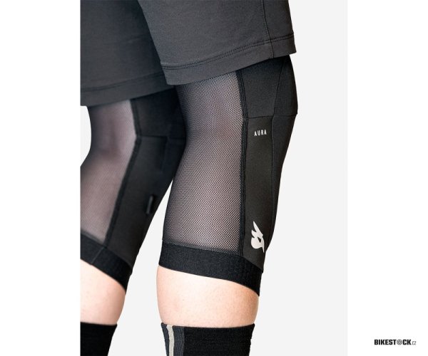 chrániče kolen BLUEGRASS Aura