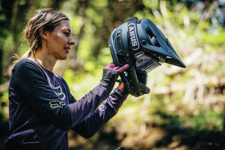 přilba ABUS AirDrop MIPS velvet black