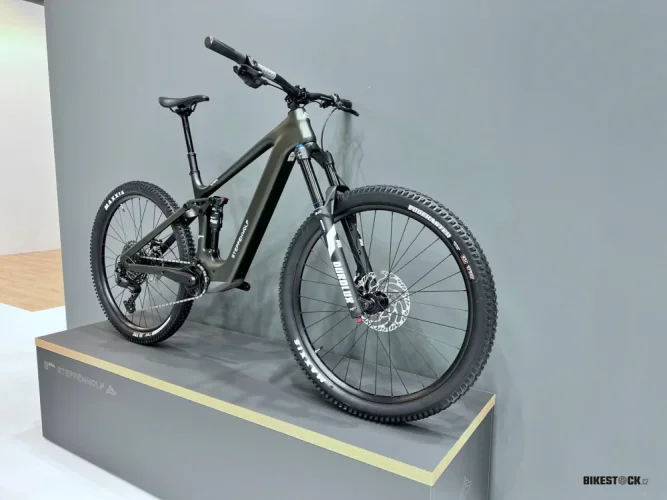 STEPPENWOLF Tundra 9.0 DJI racing red gloss