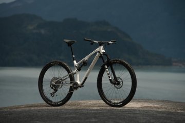 Nový Rocky Mountain Element Carbon