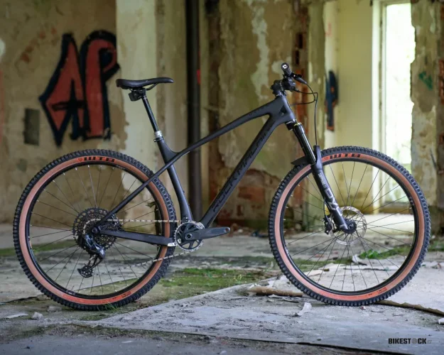 kolo ROCK MACHINE Blizz CRB 90-29 AXS Stealth Black