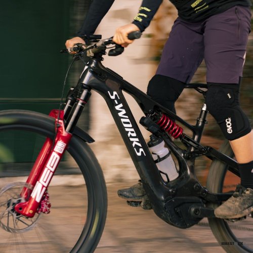 chrániče kolen EVOC Knee Protector LS Flex Lite