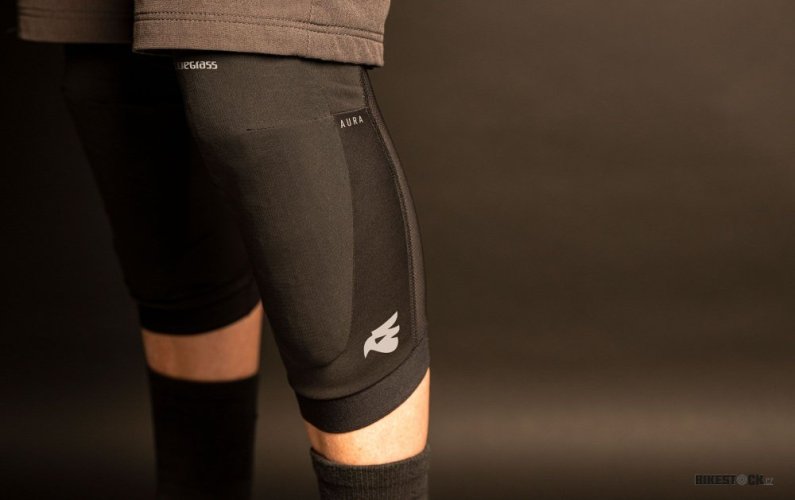 chrániče kolen BLUEGRASS Aura