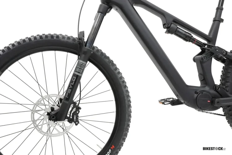 APACHE Eagle 3 Avinox 800 Wh černá