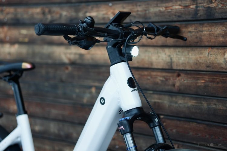 APACHE Rio Grande 3 MX 720 Wh červená