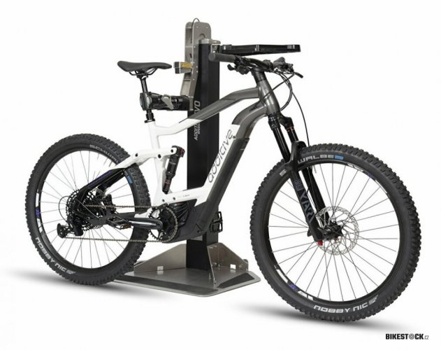 pneumatický montážní stojan ADDITIVE Speedlift EVO s čelistí VAR