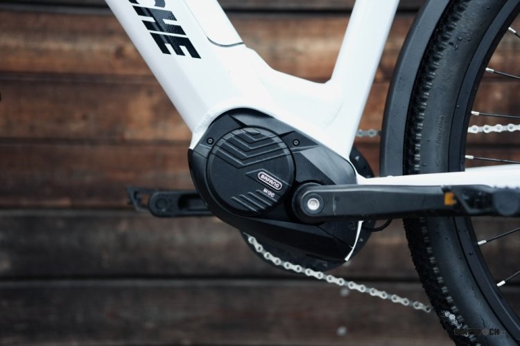 APACHE Rio Grande 3 MX 720 Wh červená