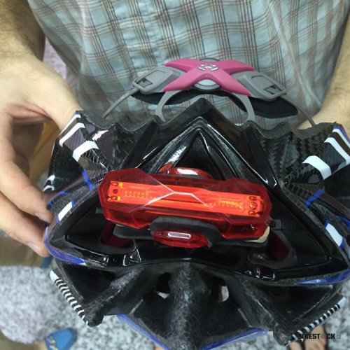 blikačka zadní SMART Vulcan USB s 28 integrovanými LED, dobíjecí