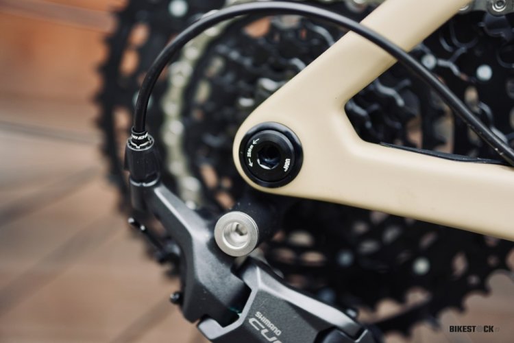 kolo ROCK MACHINE Blizz Cr 30 Matte Sand kolo ROCK MACHINE Blizz Cr 30 Matte Sand