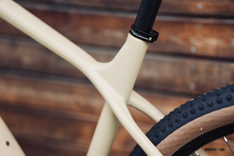 kolo ROCK MACHINE Blizz Cr 30 Matte Sand kolo ROCK MACHINE Blizz Cr 30 Matte Sand