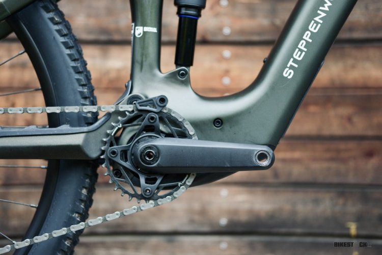 STEPPENWOLF Tundra 9.0 DJI moss green gloss/matt