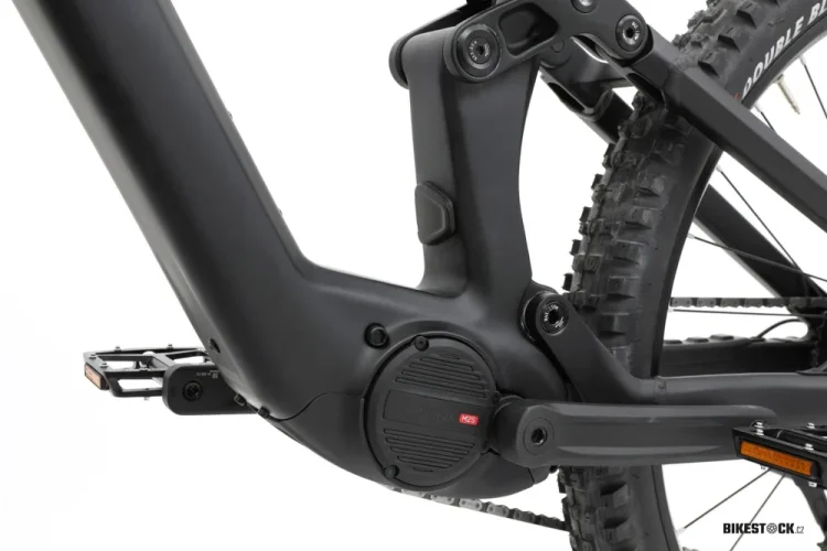 APACHE Eagle 3 Avinox 800 Wh černá