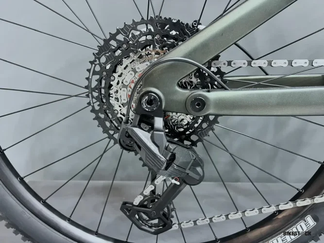 STEPPENWOLF Tundra 9.0 DJI racing red gloss