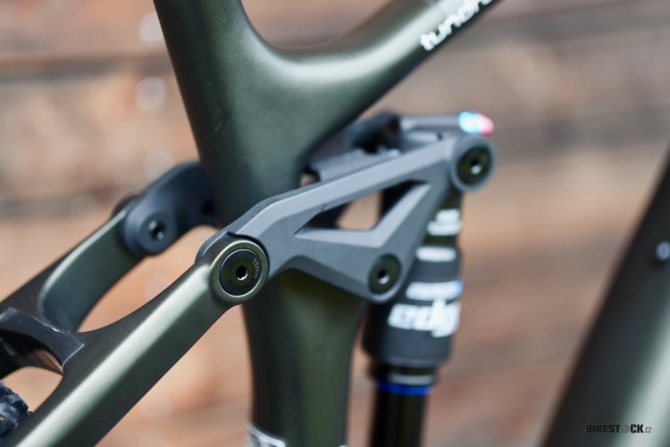 STEPPENWOLF Tundra 9.0 DJI moss green gloss/matt