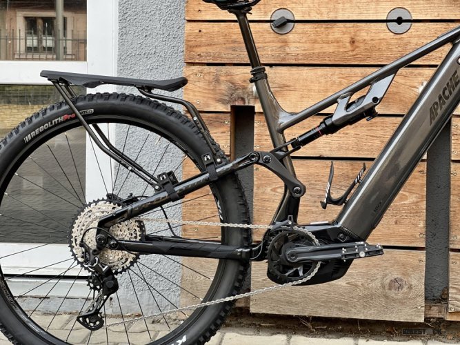 APACHE Quruk Bosch CX 800 Wh antracit